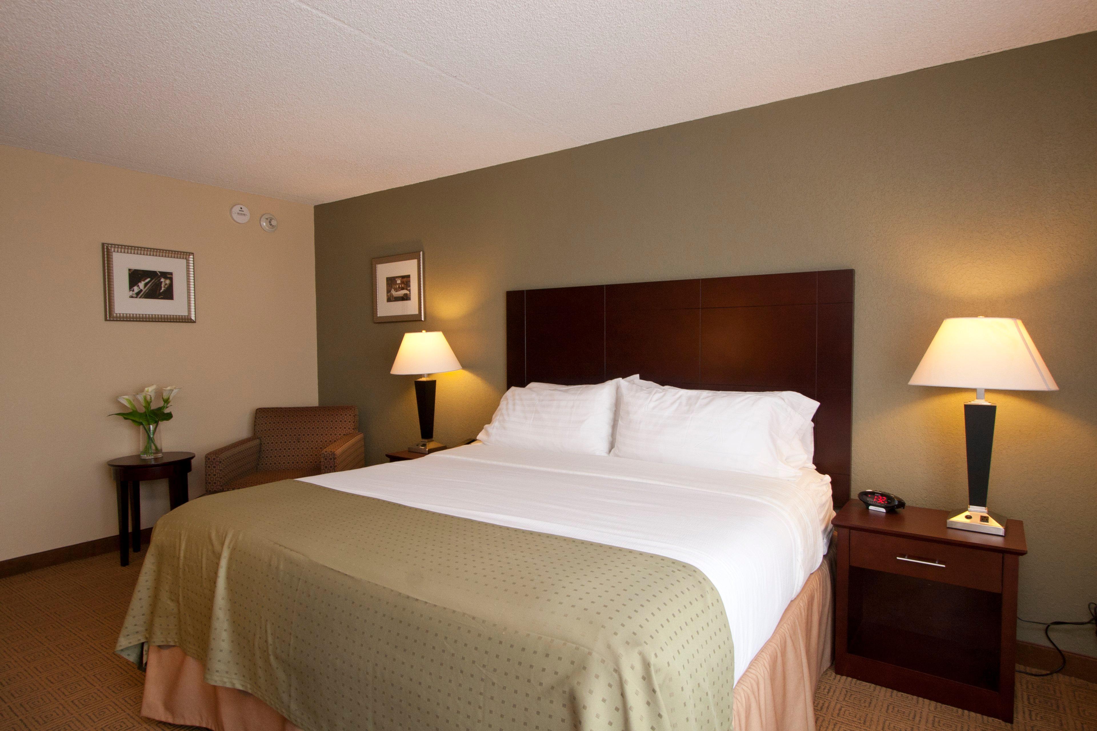 Holiday Inn South Plainfield-Piscataway By Ihg Exterior foto